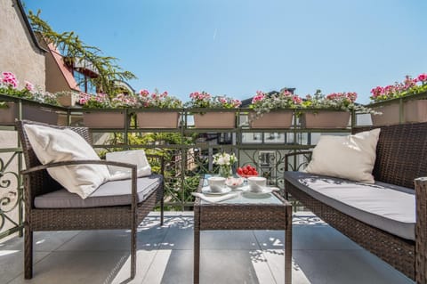 Balcony/Terrace, Garden view