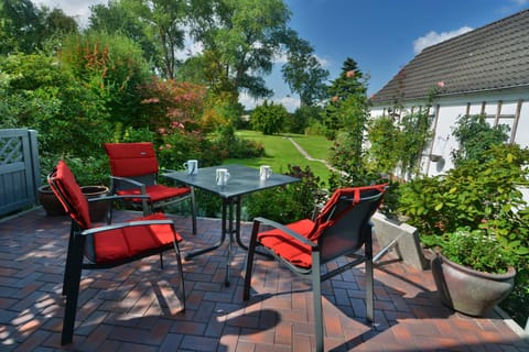 Garden, Balcony/Terrace