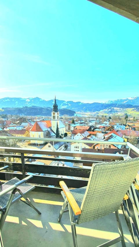 Balcony/Terrace, City view, Mountain view