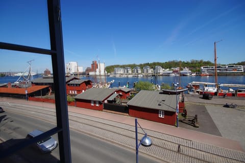 Sea view, Street view