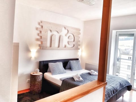 Seating area, Bedroom