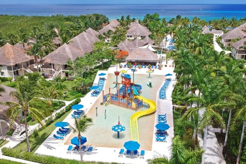 Bird's eye view, Swimming pool