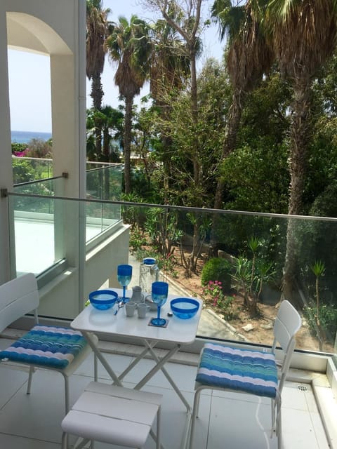 Balcony/Terrace, Garden view, Lake view