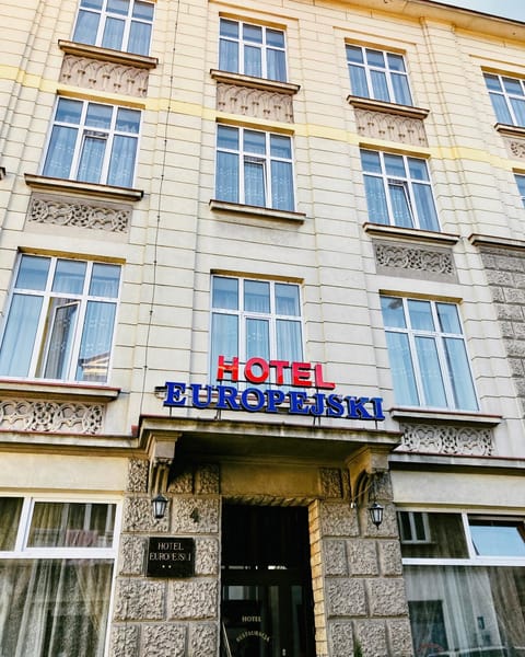 Property building, Facade/entrance