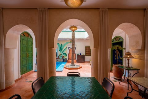 Property building, Dining area, Swimming pool, Breakfast