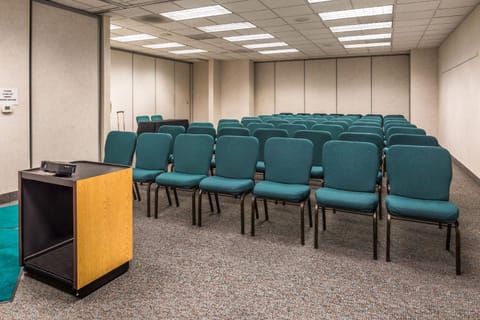 Laurel Inn & Conference Center Hotel in Salinas