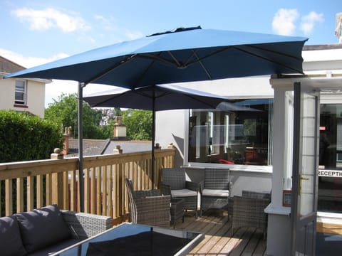 Patio, Seating area, Drinks