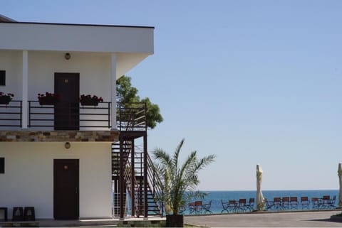 Facade/entrance, Sea view