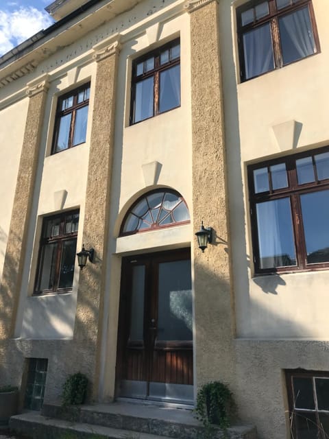 Property building, Facade/entrance