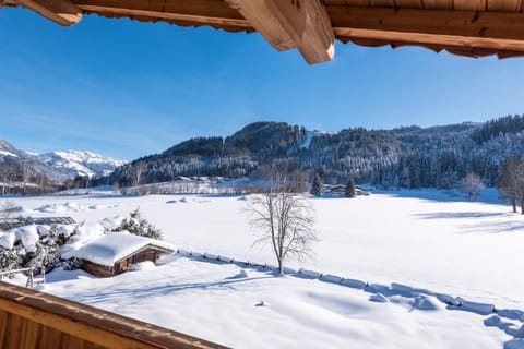 Bedroom, Mountain view