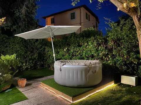 Garden, Swimming pool