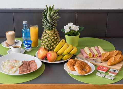 Meals, Breakfast, Continental breakfast