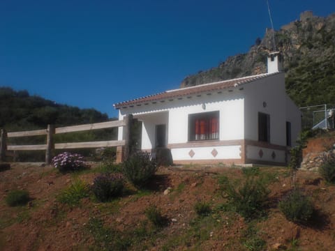 La Solana de turón. La coscoja. House in Sierra de las Nieves