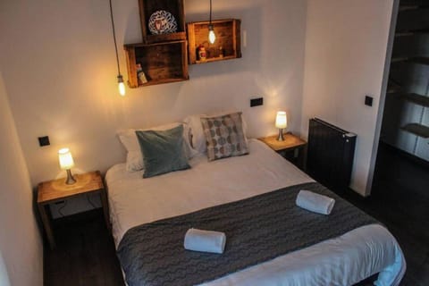 Chalet Petit Pierre Les Gets - Mountain Voyages Chalet in Les Gets