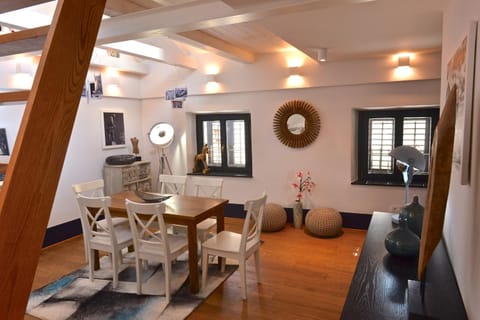 Living room, Photo of the whole room, Seating area