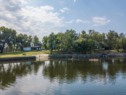 Natural landscape, Beach, Area and facilities