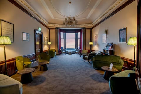 Communal lounge/ TV room, Living room, Seating area