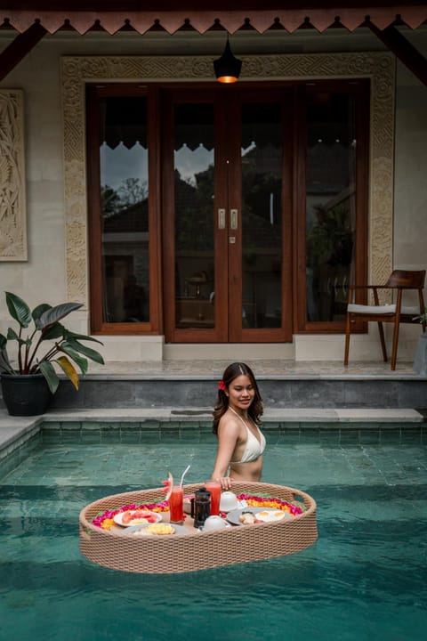 Guests, Pool view, Swimming pool