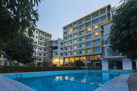 Property building, Swimming pool