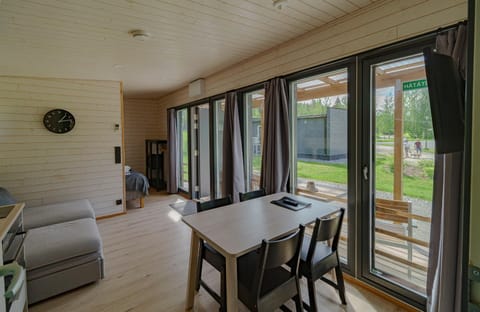 Seating area, Dining area, kitchen