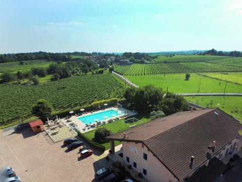 Bird's eye view, Swimming pool, Parking