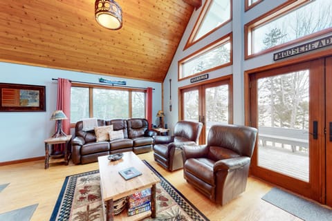 Lakeside Chalet House in Greenville Junction