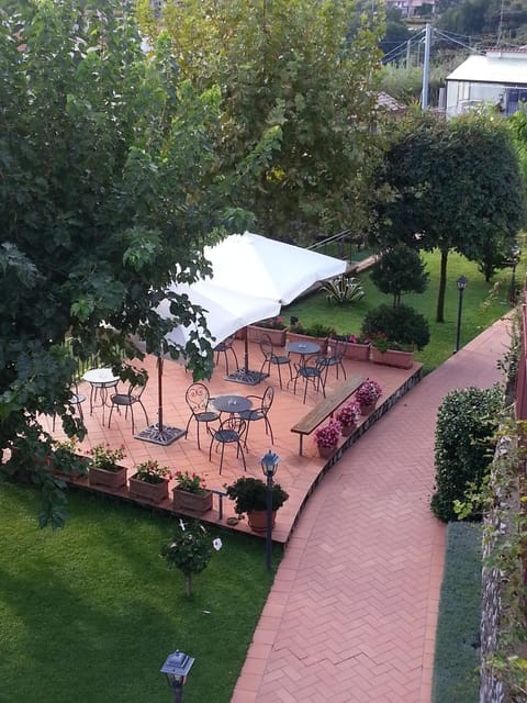 Balcony/Terrace, Garden view