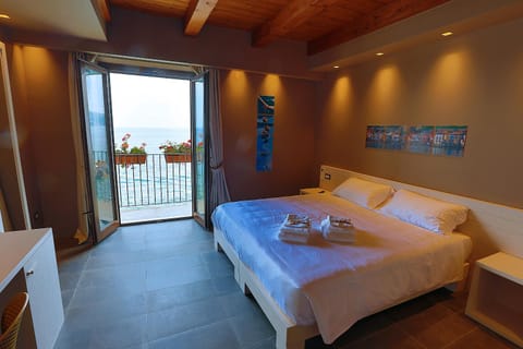 Bed, View (from property/room), Bedroom, towels