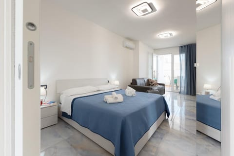 Photo of the whole room, Bedroom, air conditioner