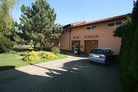 Property building, Facade/entrance, Parking, locker
