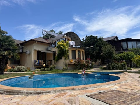 Property building, Garden, Garden view, Pool view, Swimming pool