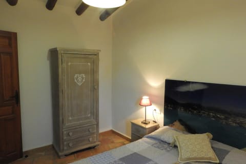 Bed, Day, Bedroom, On site