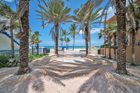 Laguna Blu Beach Apartment hotel in Hollywood Beach