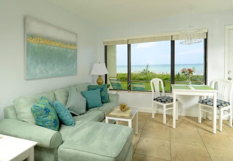 Balcony/Terrace, Living room, Seating area, Sea view