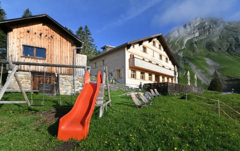 Property building, Natural landscape, Garden, Garden view, Mountain view
