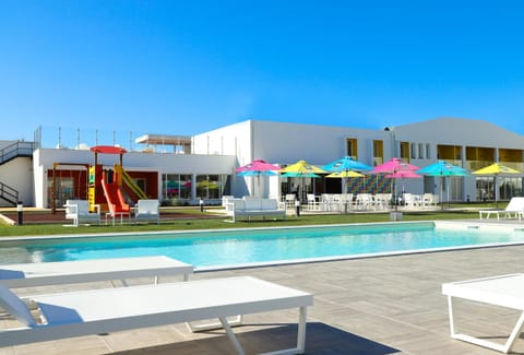 Swimming pool, Swimming pool