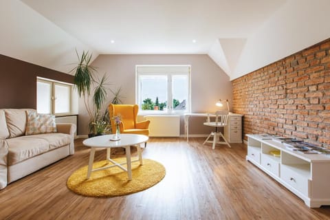 Photo of the whole room, Garden view, Mountain view, Quiet street view