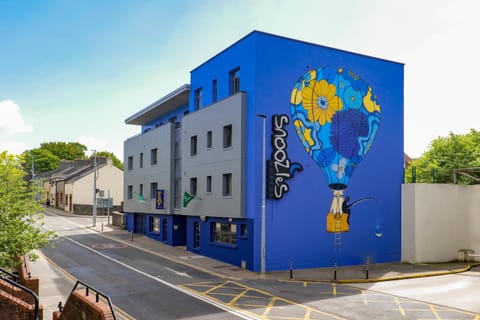 Property building, Street view, Location
