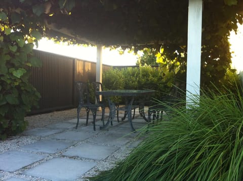 Patio, Summer, BBQ facilities