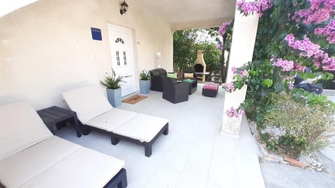 Patio, Facade/entrance, BBQ facilities, Garden, Balcony/Terrace, Balcony/Terrace