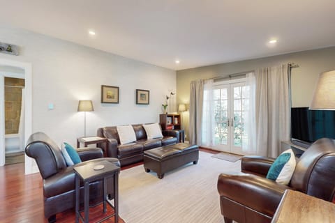 Rise n Shine House in Saugatuck