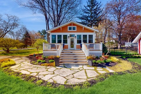 Rise n Shine House in Saugatuck