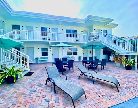 Property building, Patio, Day, BBQ facilities, View (from property/room), Balcony/Terrace, furniture, sunbed