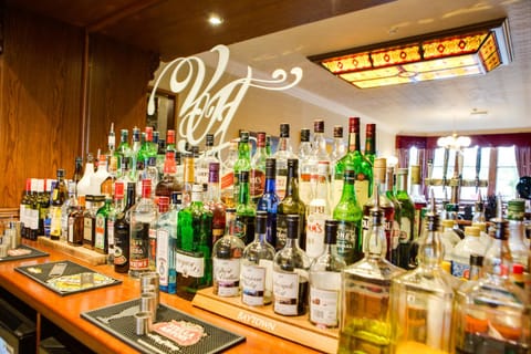 Lounge or bar, Alcoholic drinks