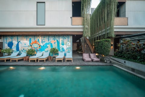 Property building, Swimming pool