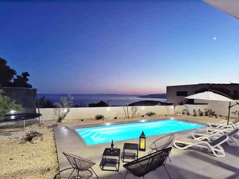 Natural landscape, View (from property/room), Sea view, Swimming pool, sunbed