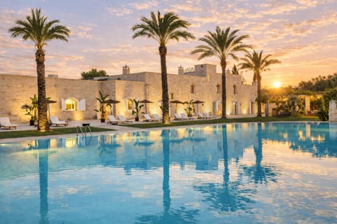 Property building, Natural landscape, Pool view, Swimming pool, Sunset, sunbed