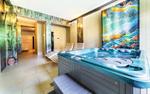 Hot Tub, Bath