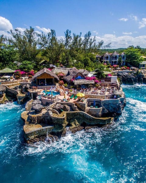 Property building, Restaurant/places to eat, Bird's eye view, Swimming pool