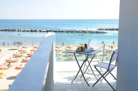 View (from property/room), Balcony/Terrace, Sea view